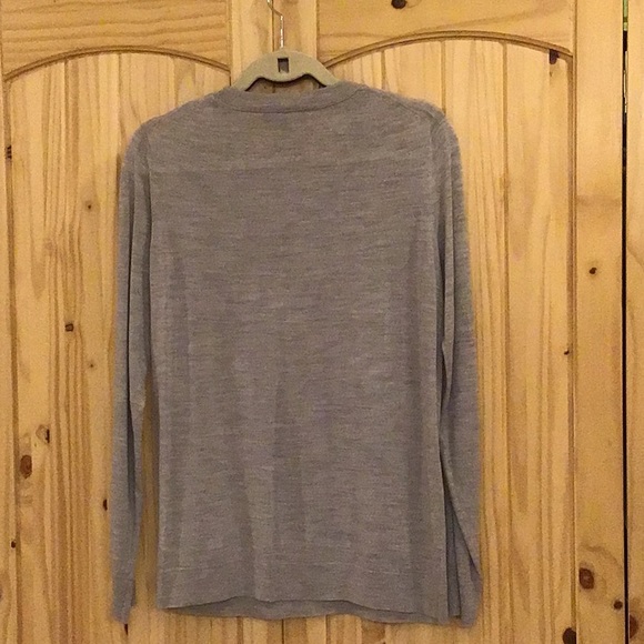 Beautiful sweater only one used - Picture 2 of 4